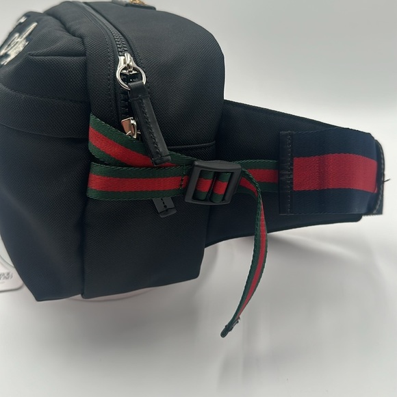 Gucci Embroidered Tiger Waste Bag Like New - Picture 5 of 12
